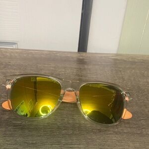 Stylish Sunglasses with Yellow Lenses